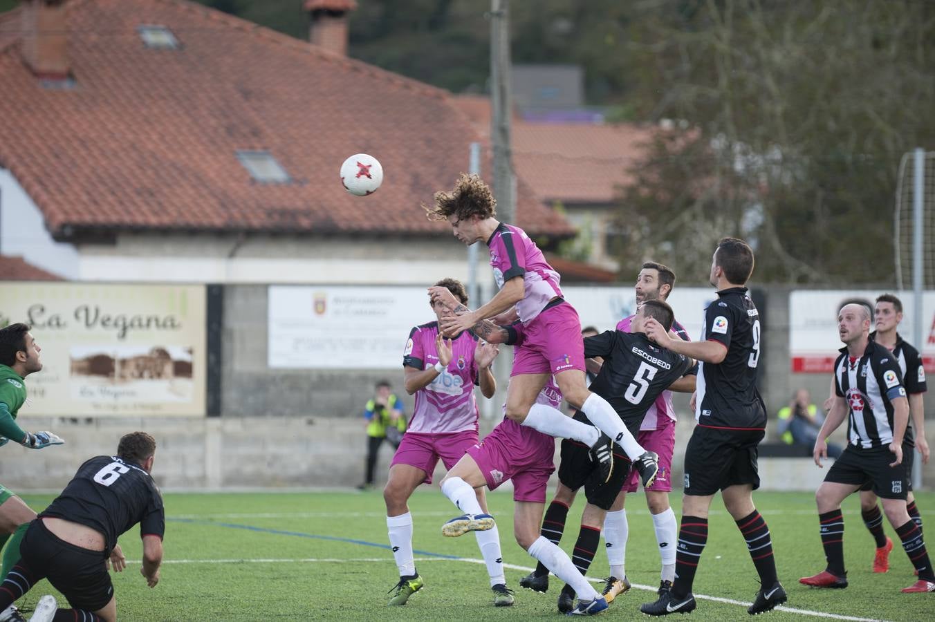 Imágenes del partido Escobedo-Gimnástica de Torrelavega