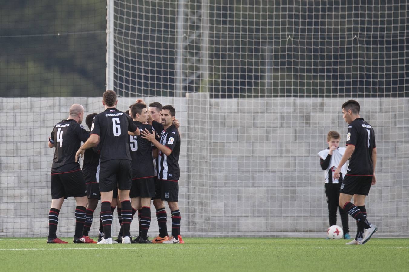 Imágenes del partido Escobedo-Gimnástica de Torrelavega