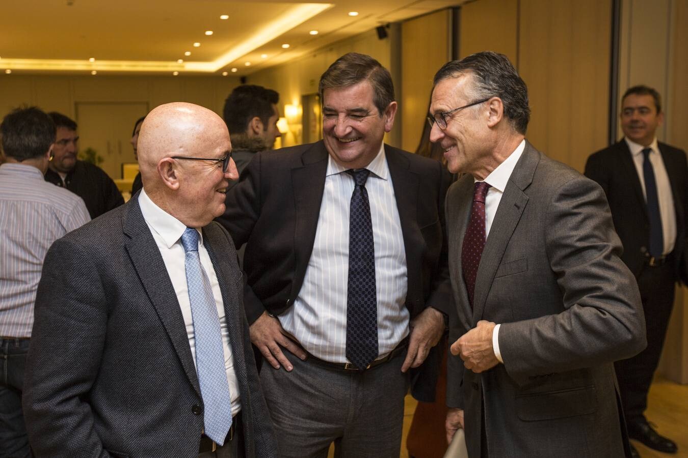 Miguel Montes Güell, director general de Banco Sabadell, ha ofrecido una ponencia organizada por el El Diario Montañés, titulada 'La ubicuidad de la nueva banca'