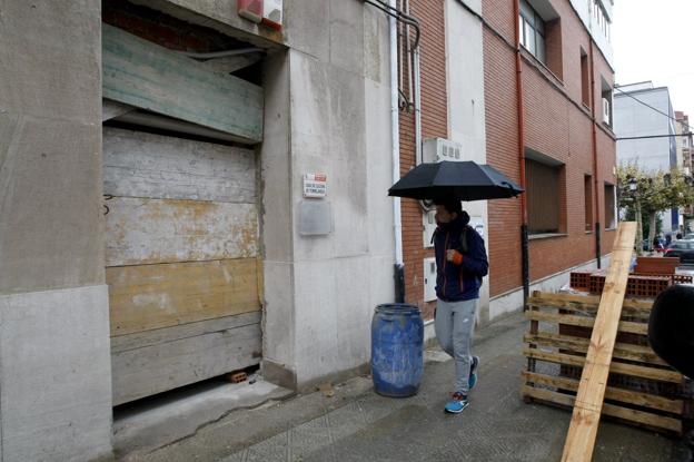 Obras de la nueva escalera que dará acceso a las plantas superiores de la Casa de Cultura de Torrelavega.