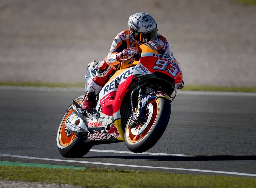 "Estoy contento con mis sensaciones generales", explicó Marc Márquez tras los entrenamientos, en los que sufrió una caída sin consecuencias. 