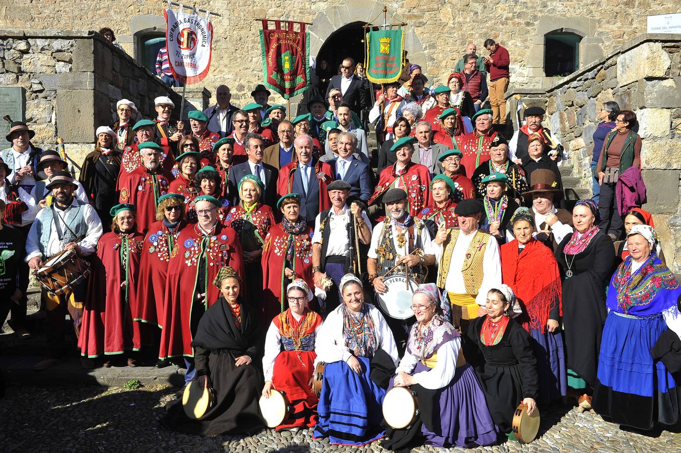 Potes se viste de gala para recibir al exseleccionador español de fútbol en una nueva edición de la Fiesta del Orujo.