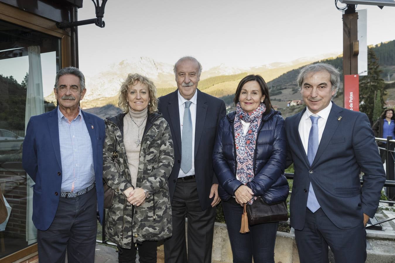 Potes se viste de gala para recibir al exseleccionador español de fútbol en una nueva edición de la Fiesta del Orujo.