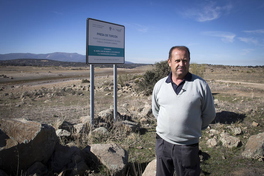 El pueblo toledano de Menasalbas ofrece en imágenes los efectos que provoca la sequía en España.