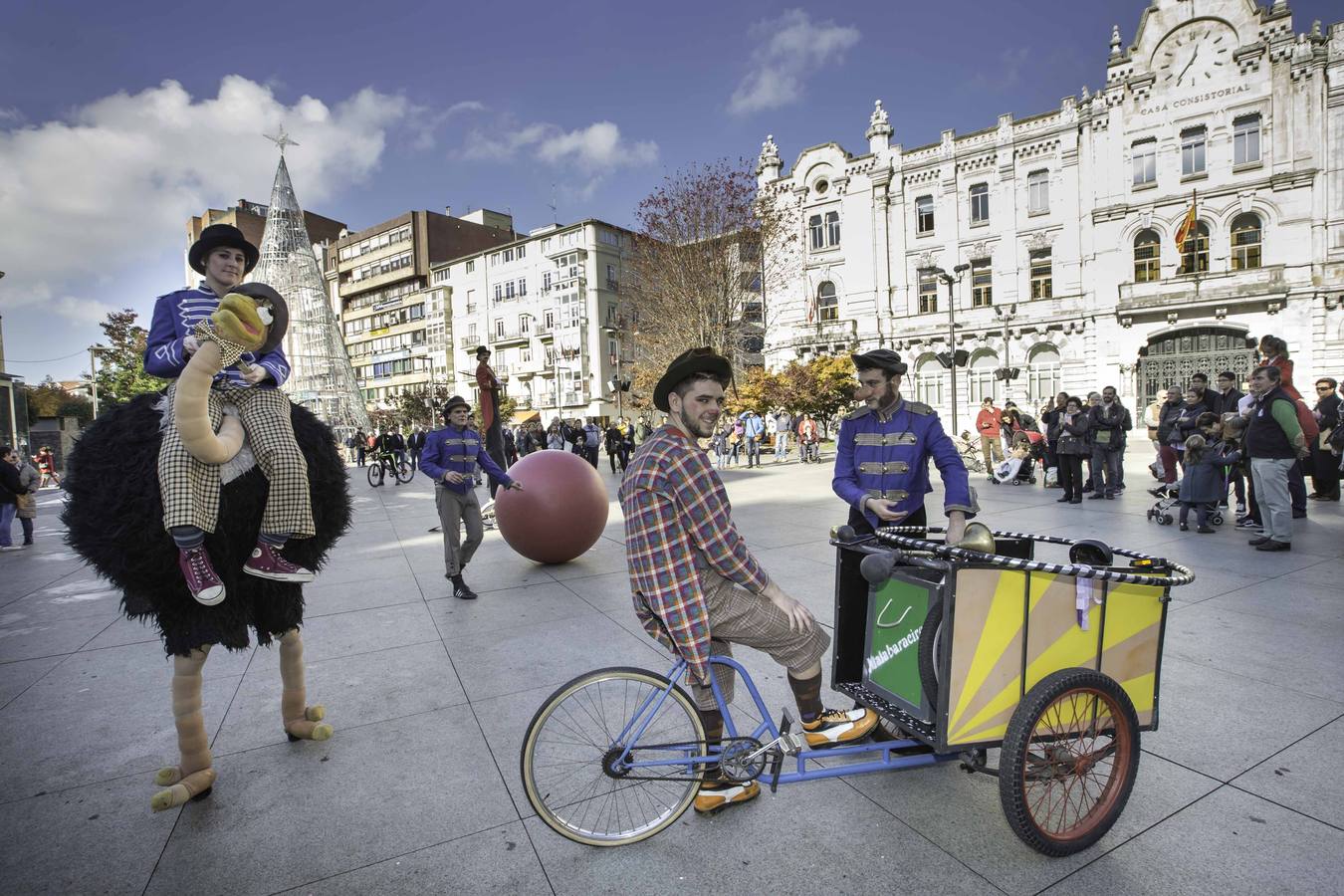 El circo y la música buscan la dinanización de la ciudad