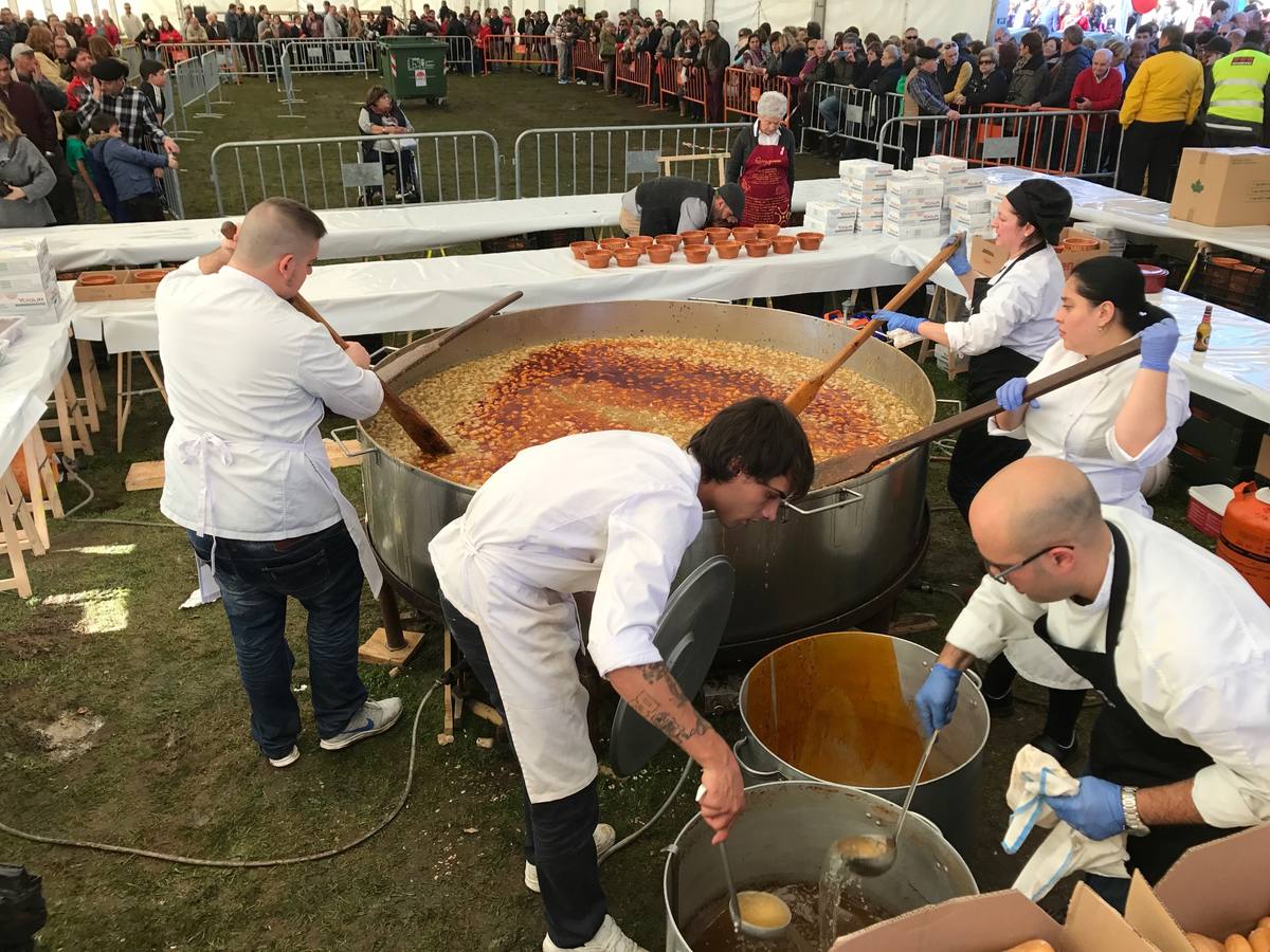 La XIII Feria de la Alubia y la Hortaliza quiere demostrar que esta legumbre se puede cocinar tanto en salado como en dulce