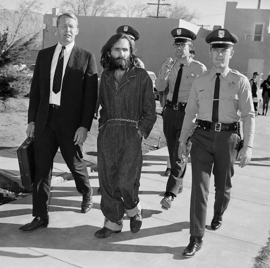 Charles Manson, conducido ante el juez de Independence (California) el 3 de diciembre de 1969.