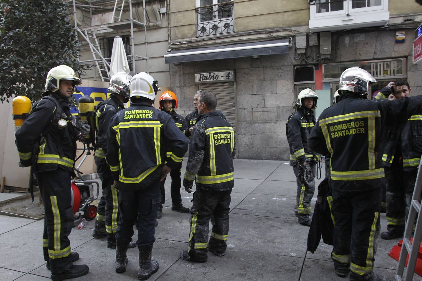 A las cinco de la madrugada, los bomberos acudieron al Museo de Arte Moderno de Santander, donde se declaró un incendio que ya está controlado