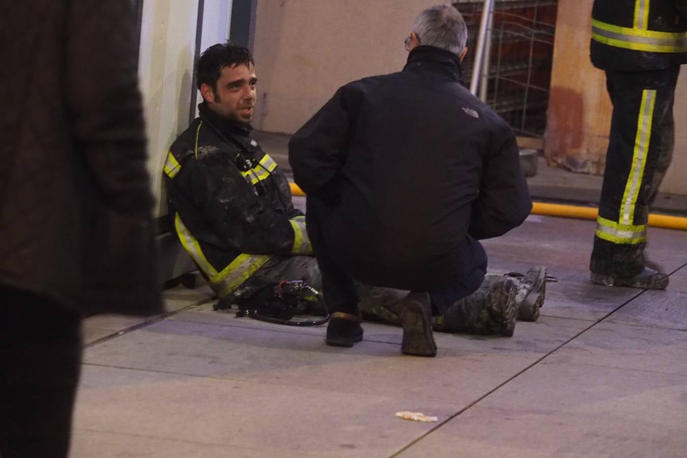 A las cinco de la madrugada, los bomberos acudieron al Museo de Arte Moderno de Santander, donde se declaró un incendio que ya está controlado