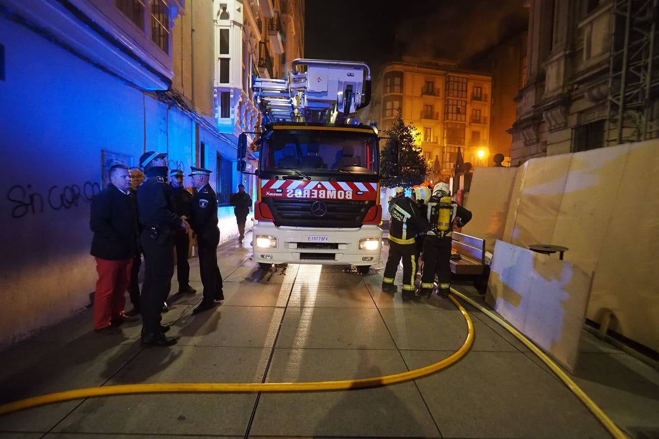 A las cinco de la madrugada, los bomberos acudieron al Museo de Arte Moderno de Santander, donde se declaró un incendio que ya está controlado