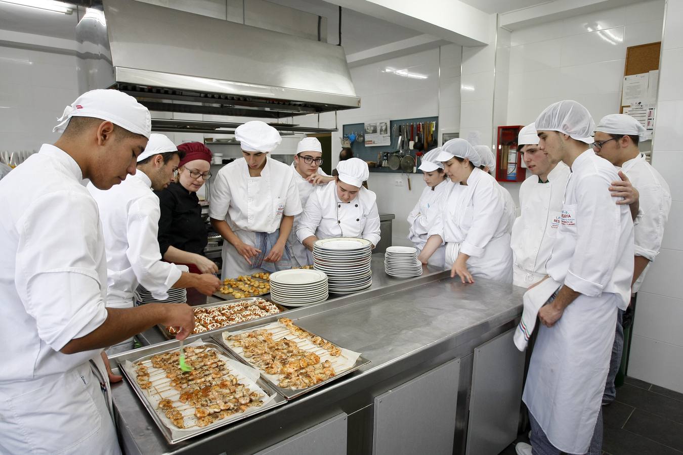 El IES Besaya estrenó este miércoles sus nuevas instalaciones de cocina.