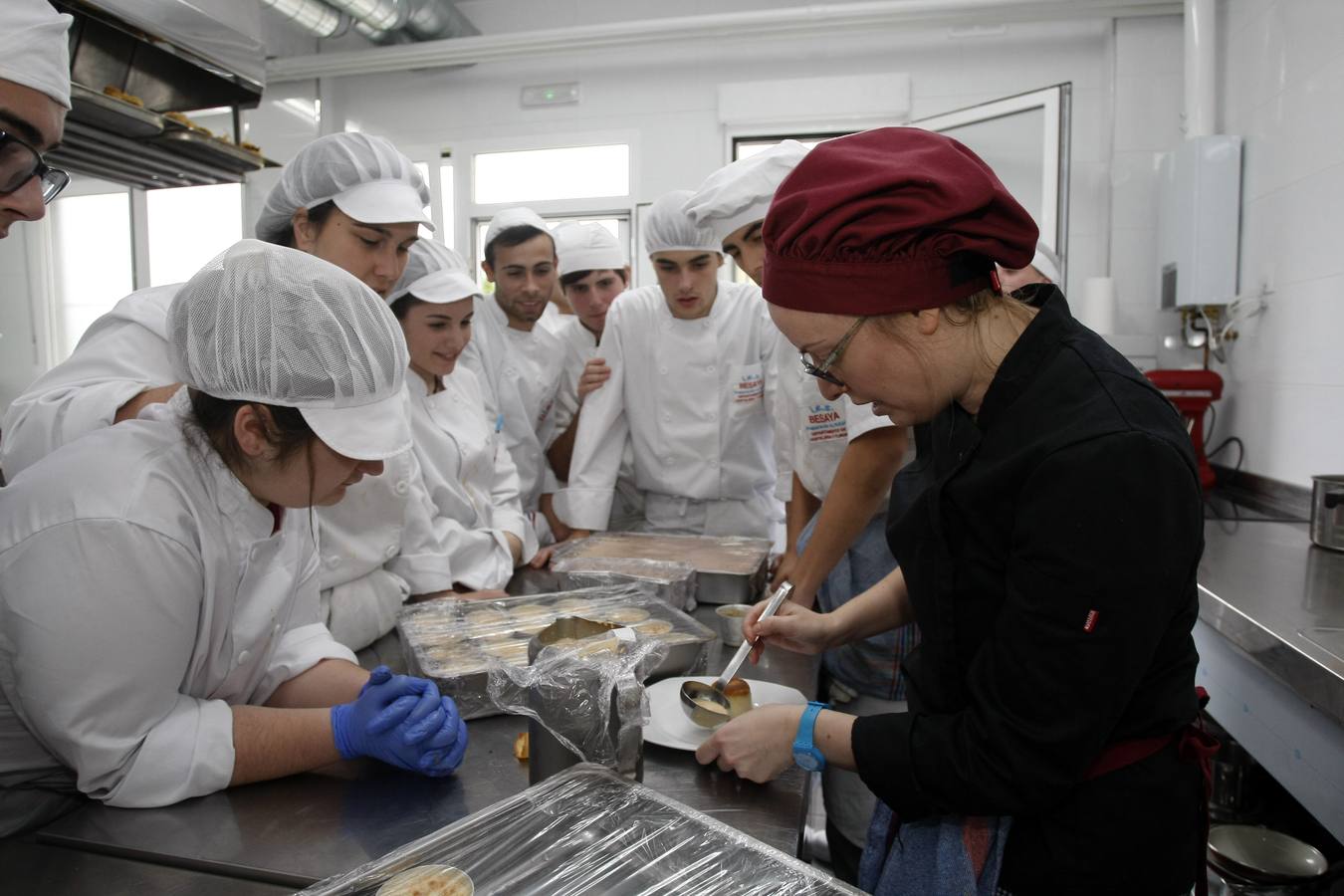 El IES Besaya estrenó este miércoles sus nuevas instalaciones de cocina.