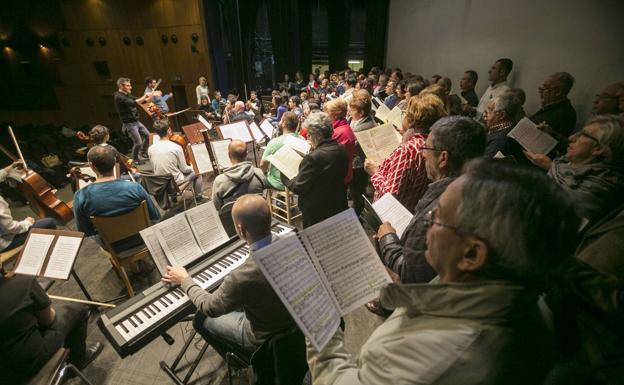 Cerca de 260 cantantes amateurs de Cantabria interpretarán 'El Mesías' dirigidos por Higginbottom