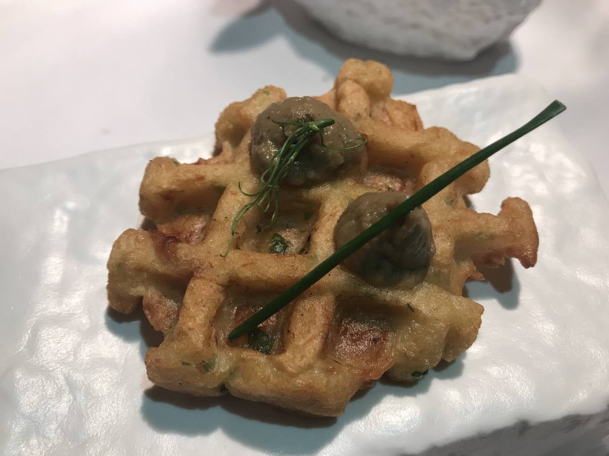 Algunas de las especialidades de la carta y rincones del restaurante de Hoznayo que acaba de conseguir una Estrella Michelin