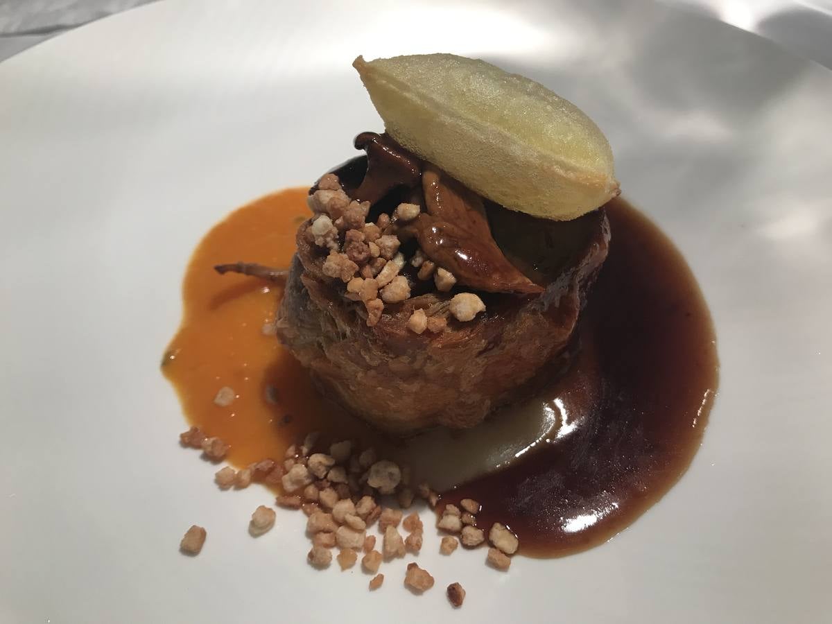 Algunas de las especialidades de la carta y rincones del restaurante de Hoznayo que acaba de conseguir una Estrella Michelin