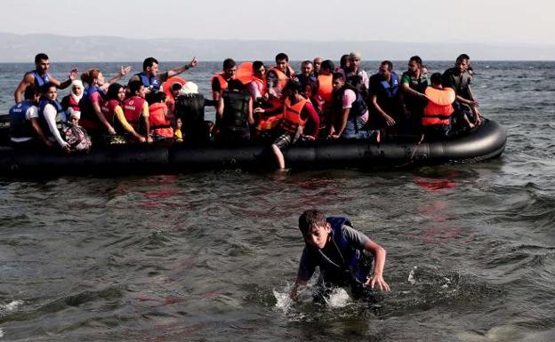 Un grupo de sirios llegan a Lesbos. 