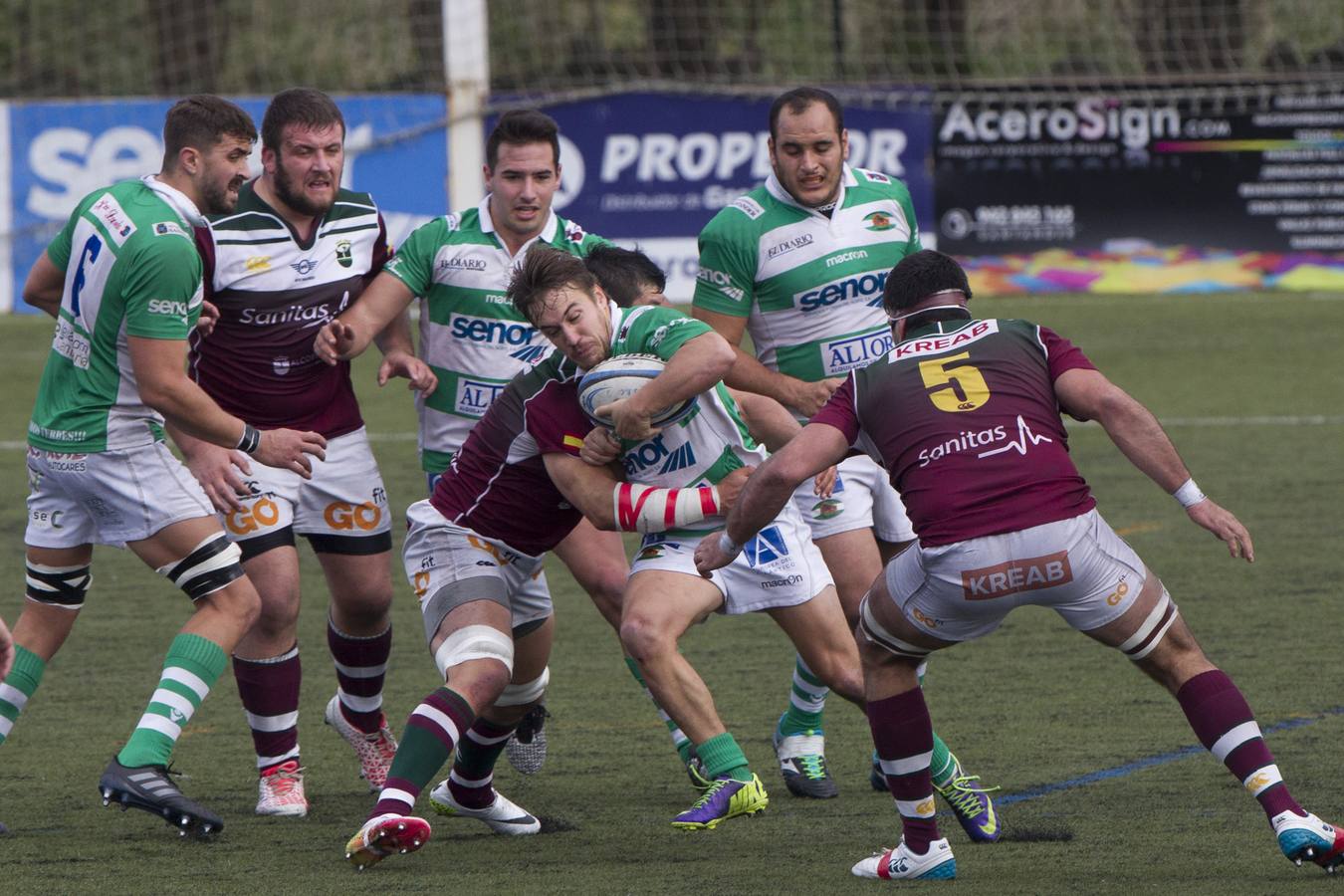 El Bathco cayó derrotado por 28-43 en casa ante el Eibar en un choque muy irregular de los santanderinos que tomaron ventaja en el marcador con el 28-10, pero ahí se acabó su bagaje anotador.