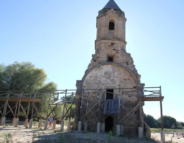 Estado que presenta actualmente el acceso a la torre. 