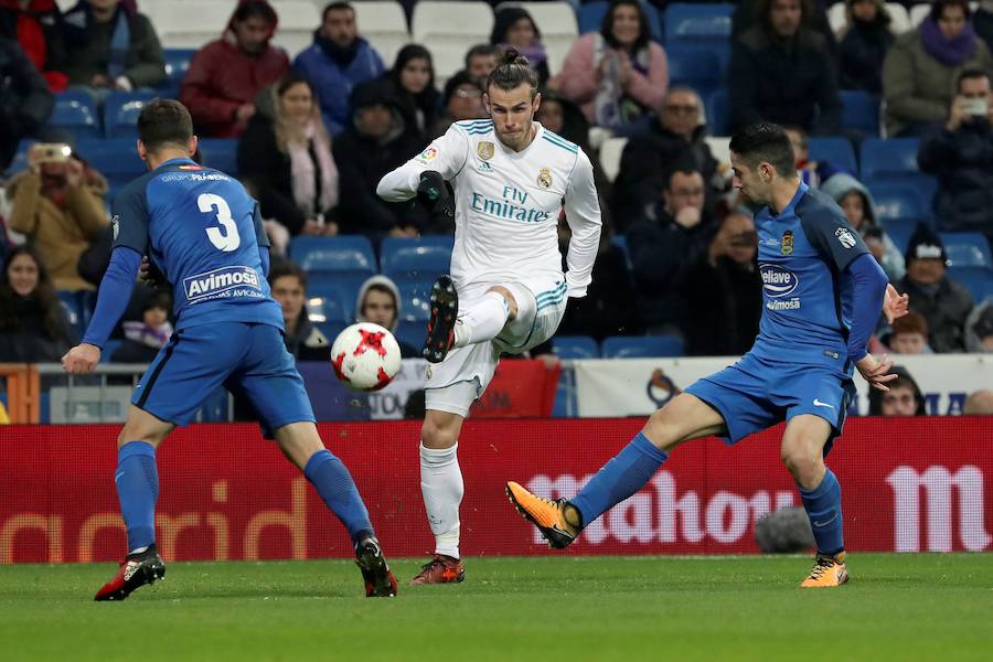 El conjunto blanco no pasó del empate en el Santiago Bernabéu ante el líder del Grupo I de la Segunda División B.