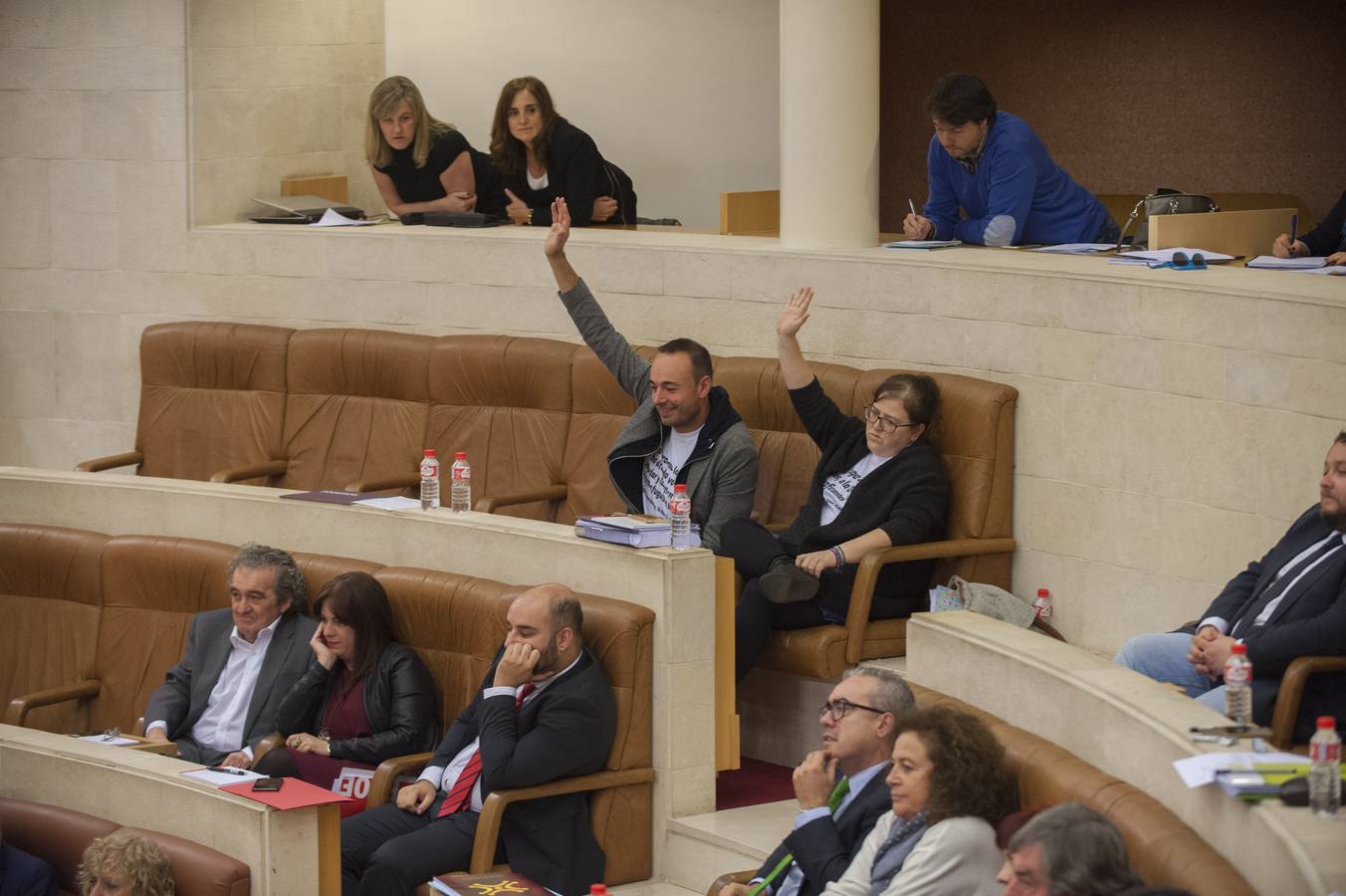 PRC y PSOE logran, con el apoyo de Juan Ramón Carrancio, sortear el primer escollo de las cuentas regionales para 2018 en un debate con el «transfuguimo» muy presente