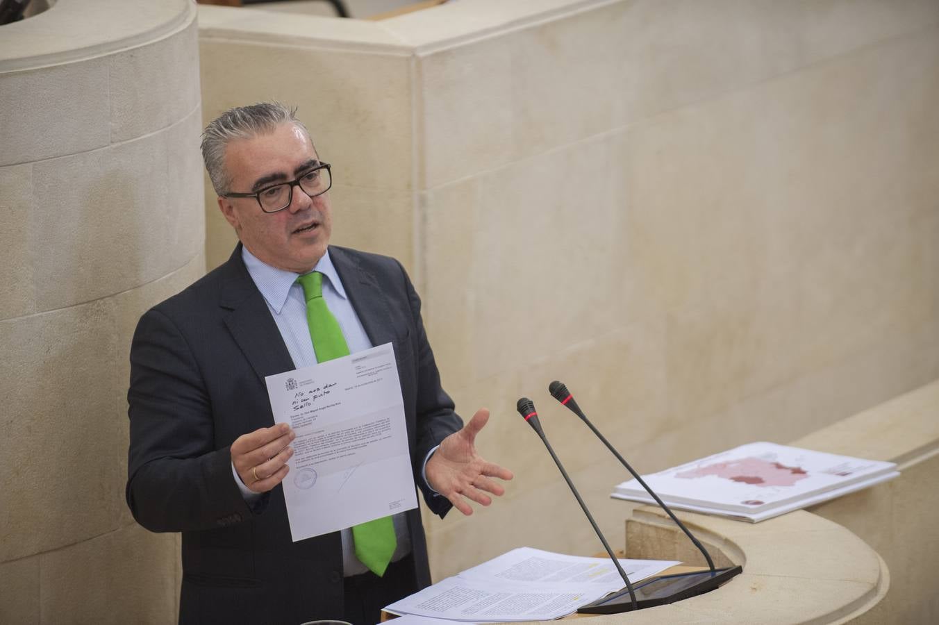 PRC y PSOE logran, con el apoyo de Juan Ramón Carrancio, sortear el primer escollo de las cuentas regionales para 2018 en un debate con el «transfuguimo» muy presente