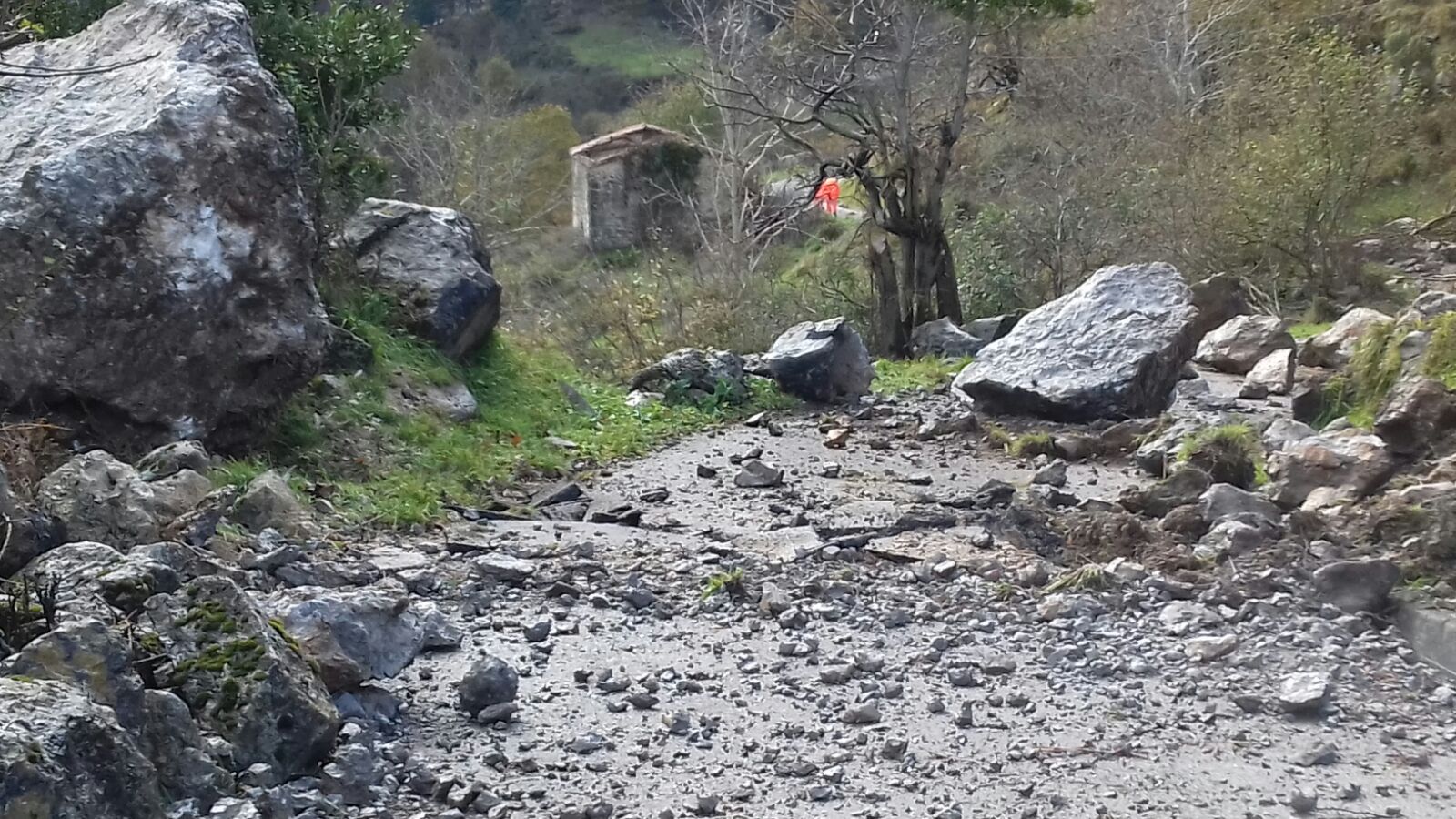 La Consejería de Obras Públicas espera reabrir el tráfico el próximo lunes 4 de diciembre