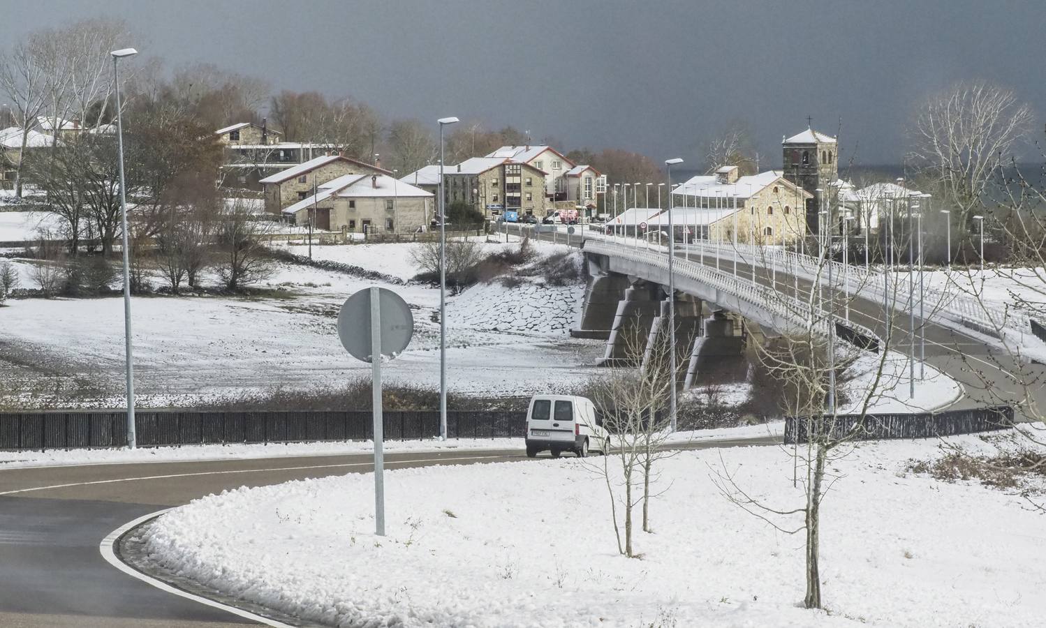 La primera gran nevada de la temporada cubre Cantabria