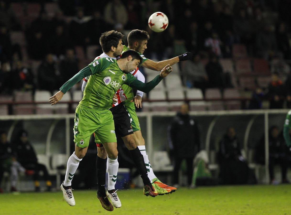 El Racing pierde en Logroño (2-1)