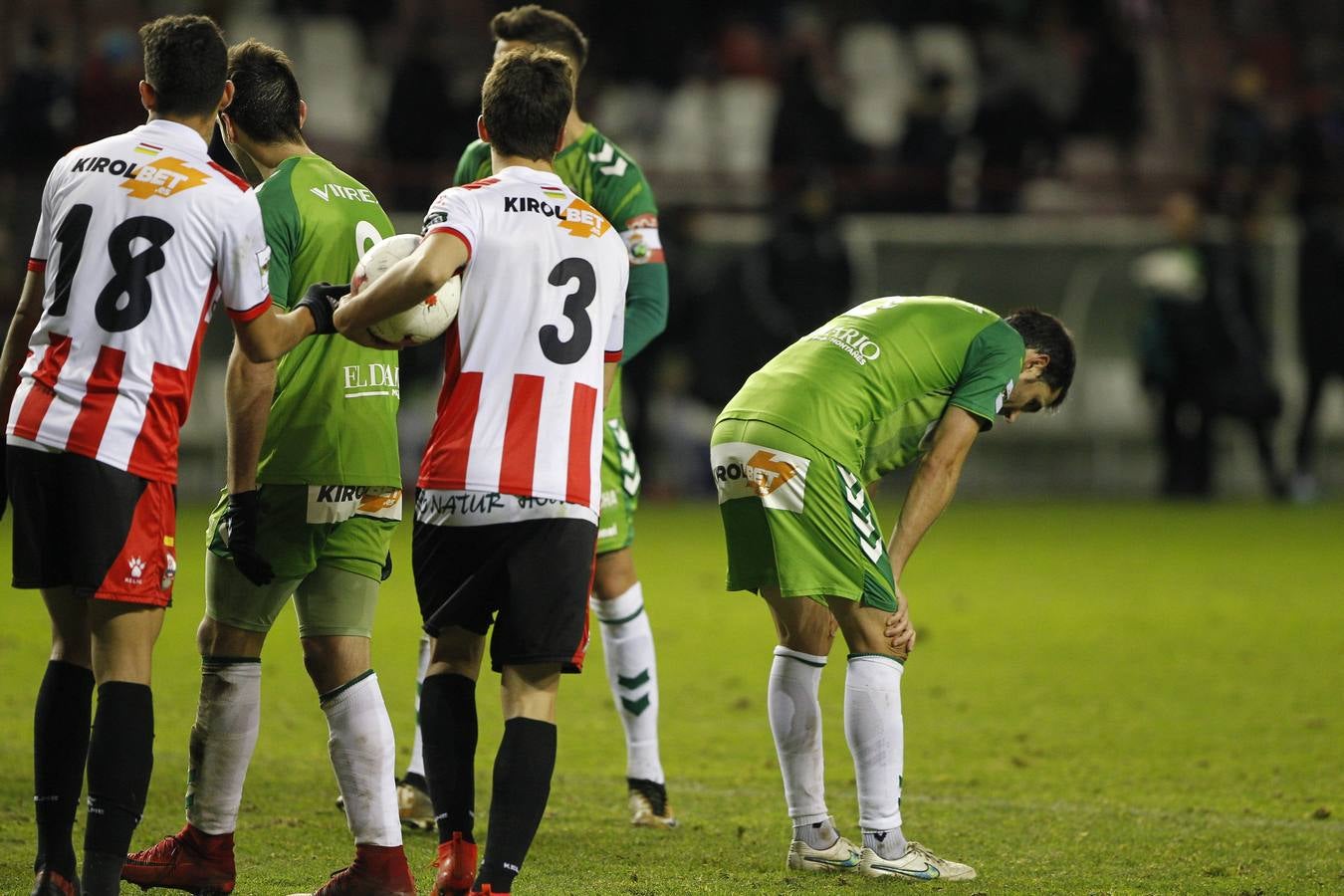 El Racing pierde en Logroño (2-1)