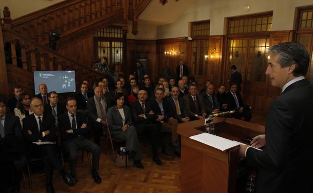 El ministro De la Serna, esta mañana en la presentación del Plan de Cercanías de Cantabria.