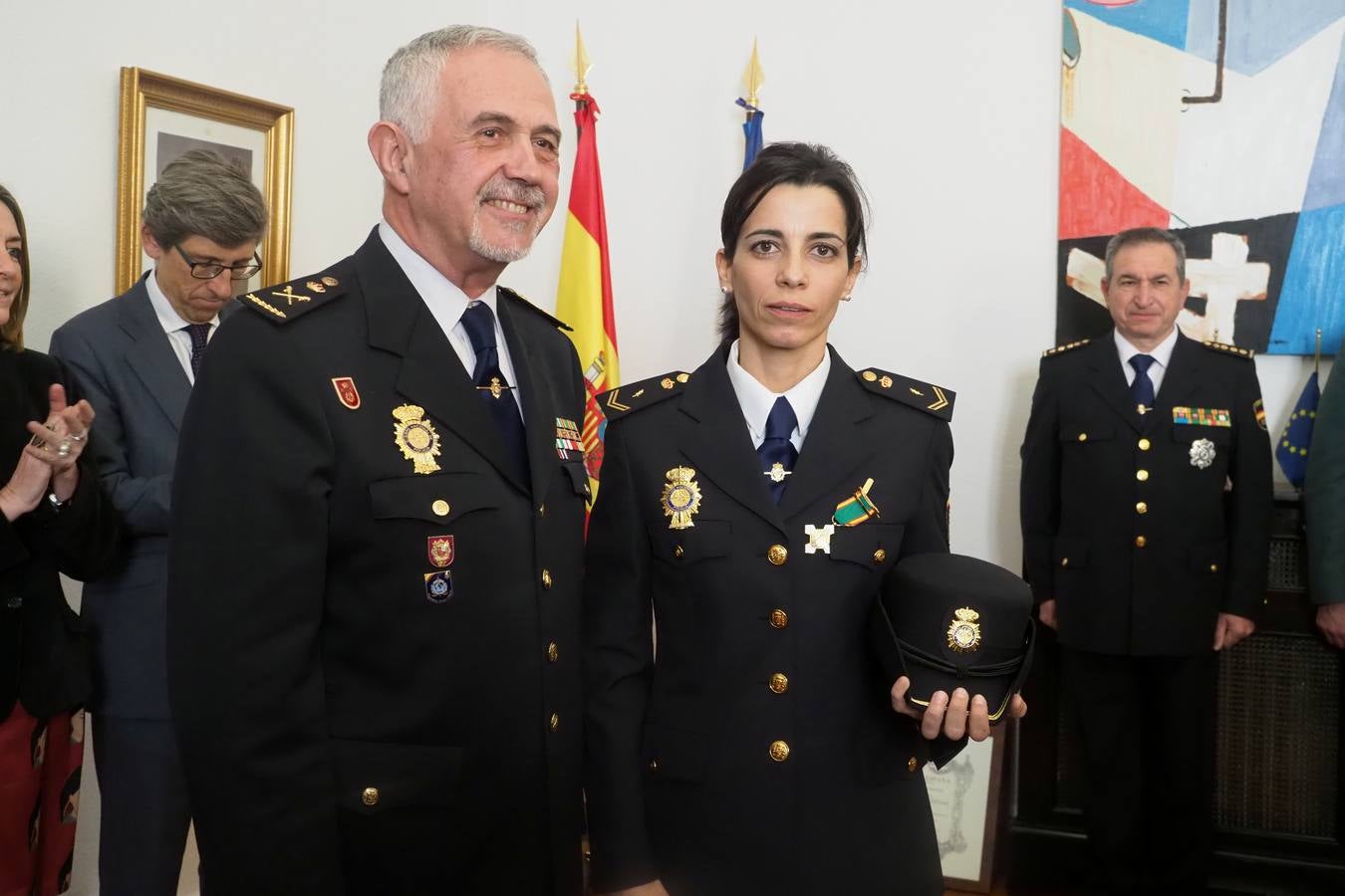 Imposición de medallas de la Orden del Mérito Civil a policías nacionales y guardias civiles