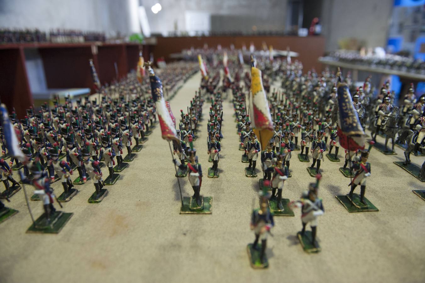 El santoñés, Miguel García Sedano, está creando más de 2000 figuras de los ejércitos de la época napelónica para una exposición en el Fuerte de San Martín 