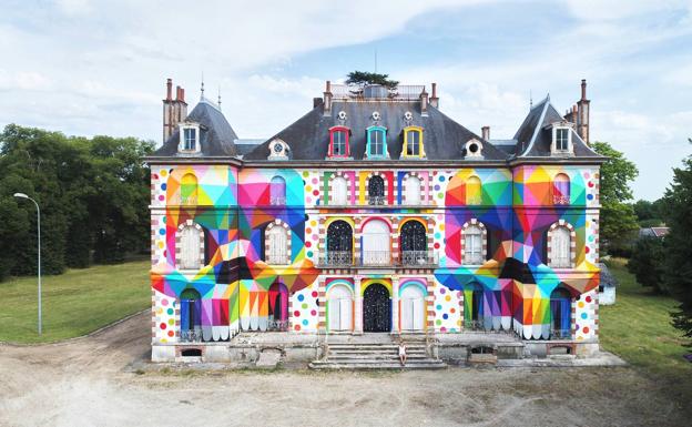 Intervención mural en el castillo del Loiram Francia. ‘Skull Mirror’, en julio de 2017.