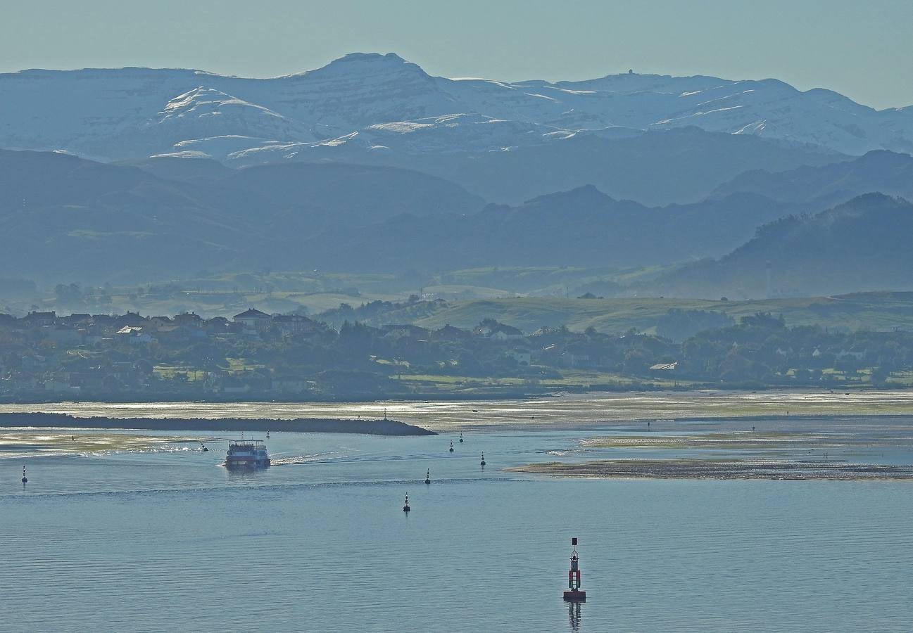 El otoño transforma la imagen de Santander y su bahía, que brillan con luz propia en esta época del año.