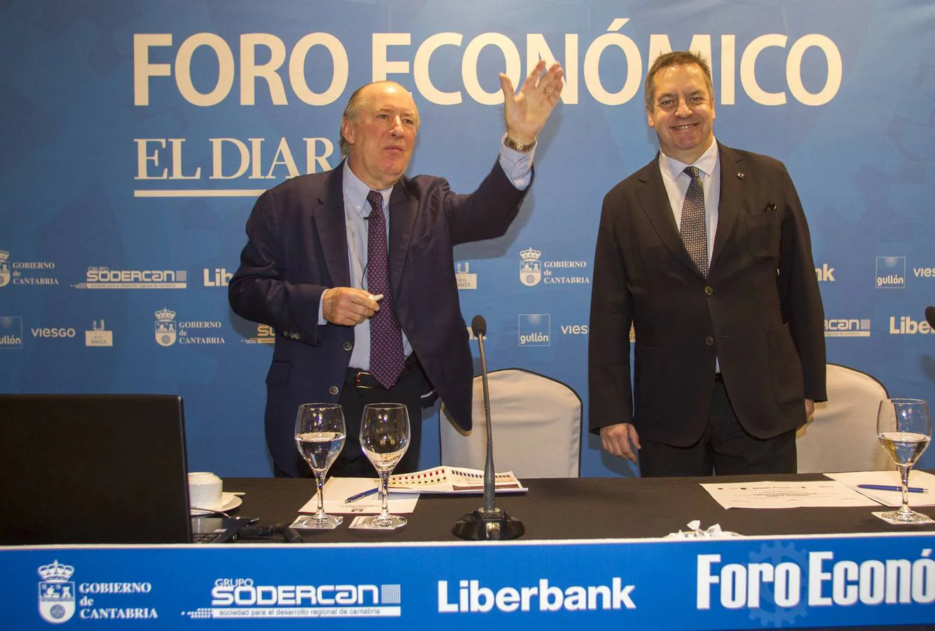 La nueva edición de El Foro Económico organizado por El Diario Montañés, ha tenido como ponente al economista José Mª Gay de Liébana
