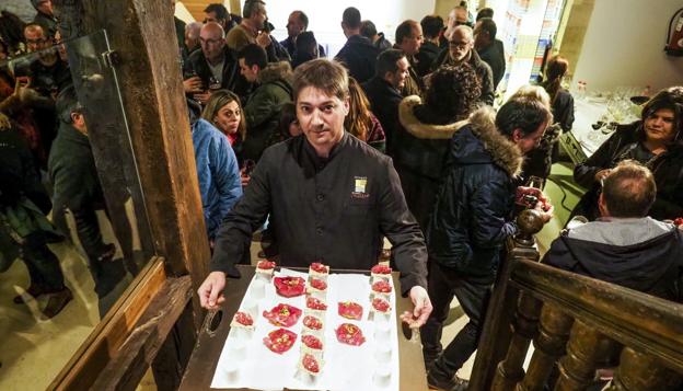 Los bocados de tudanca cautivaron el paladar de los asistentes.