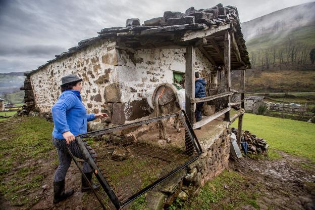 La relación del hombre con el paisaje en las Villas Pasiegas es uno de los puntos fuertes para obtener el distintivo