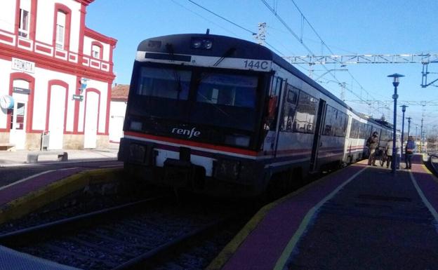 El tren a Valladolid se queda tirado en Frómista por una avería