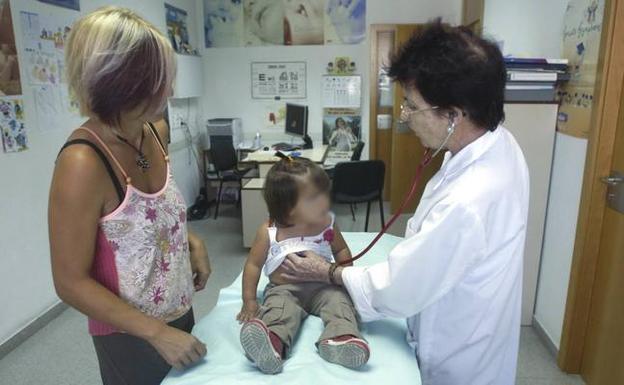 Una epidemia de bronquiolitis dispara las urgencias y los ingresos de bebés en Valdecilla