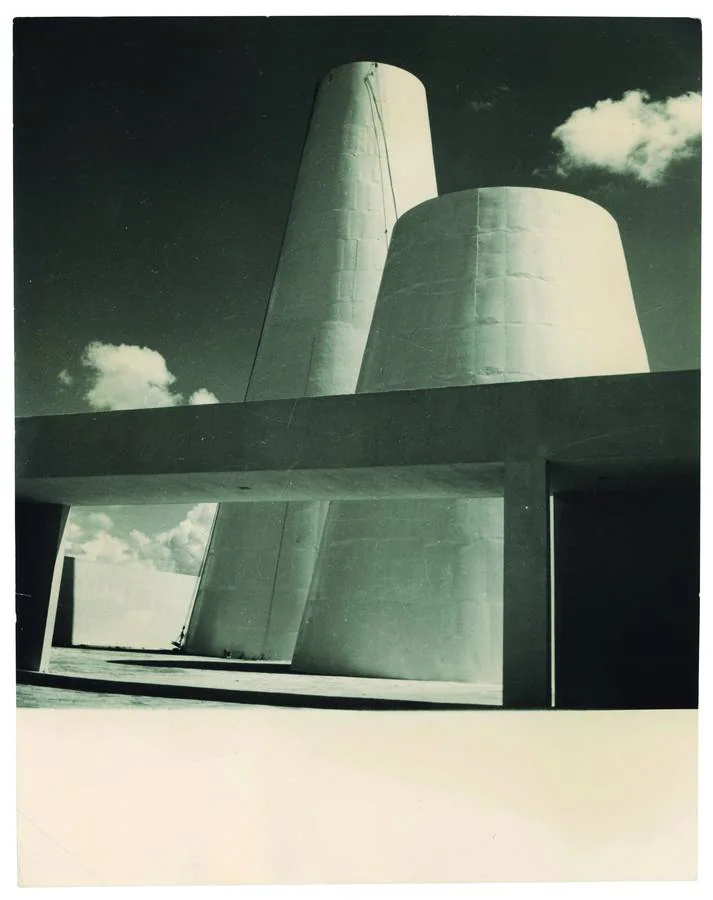 Kati Horna: Las torres de Automex, 1963-1964. Archivo Lafuente