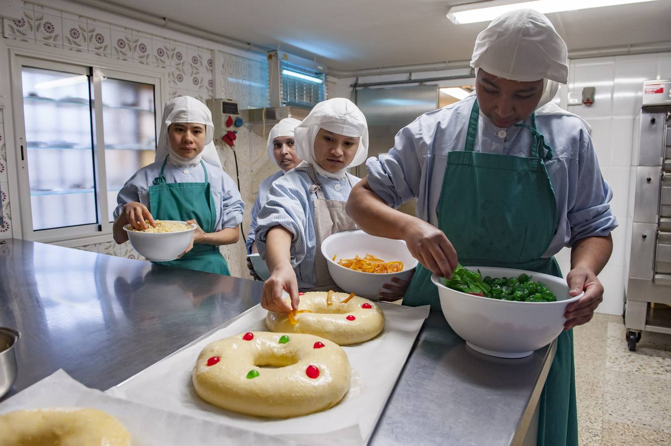 Monjas de clausura descubren los secretos de su repostería