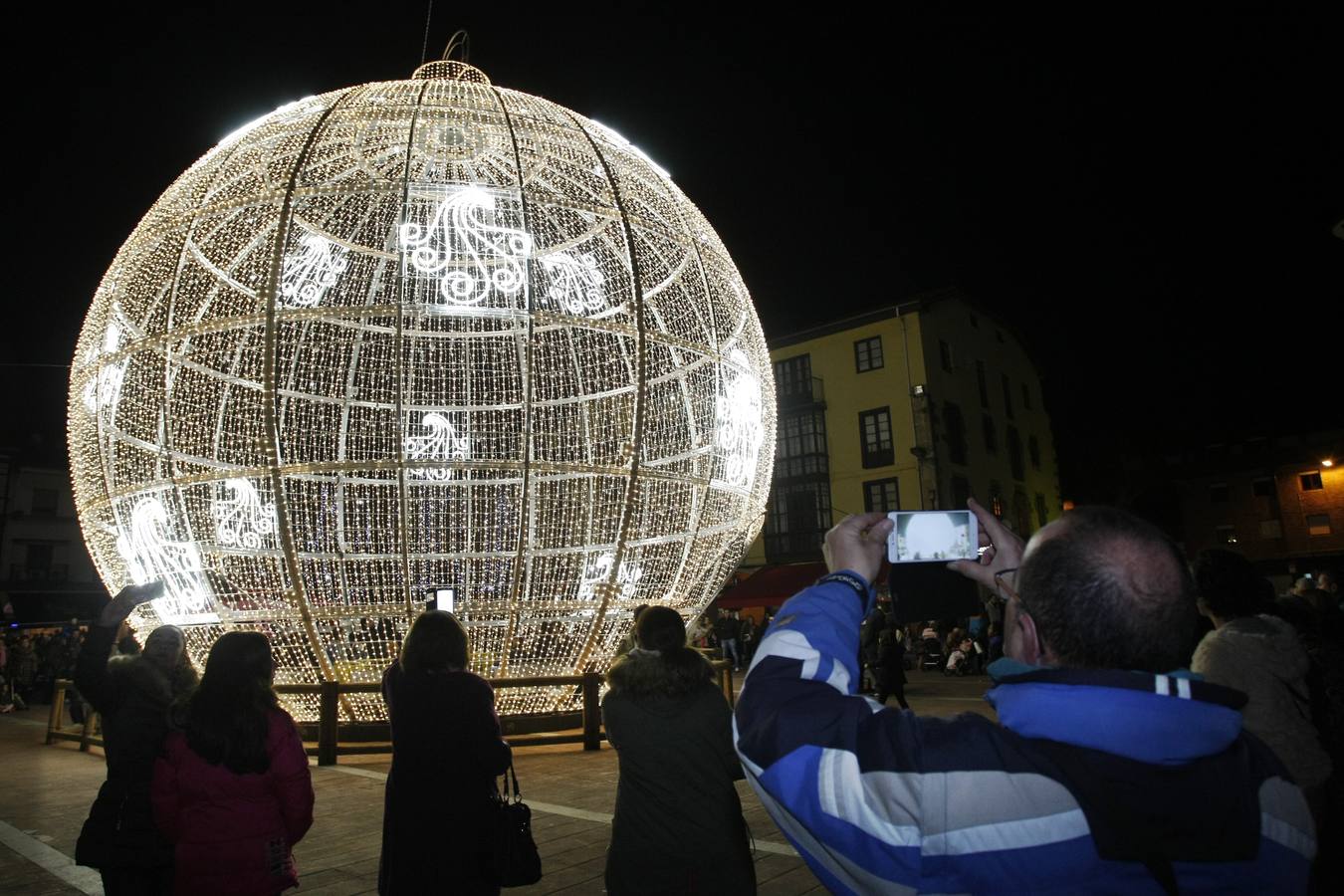 La bola da brillo a Torrelavega