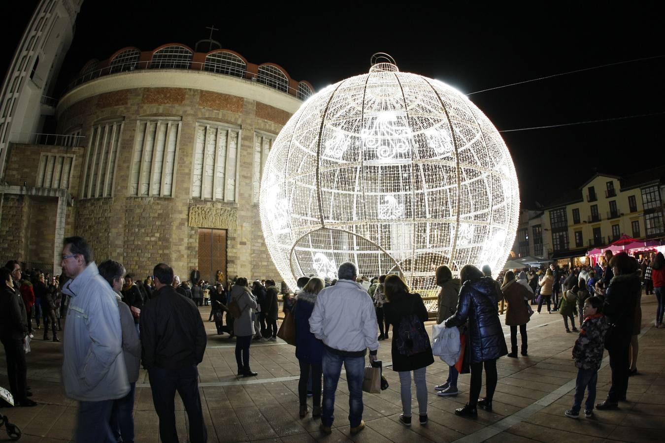 La bola da brillo a Torrelavega