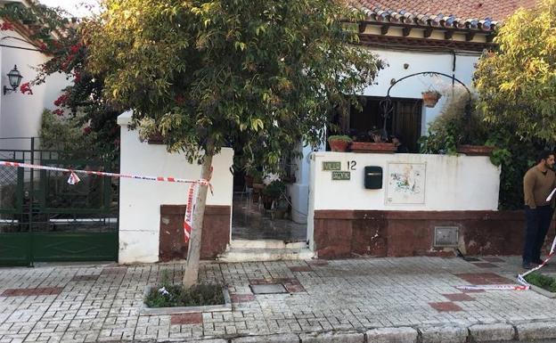 Vivienda donde se ha producido el incendio, en el barrio malagueño de El Palo.