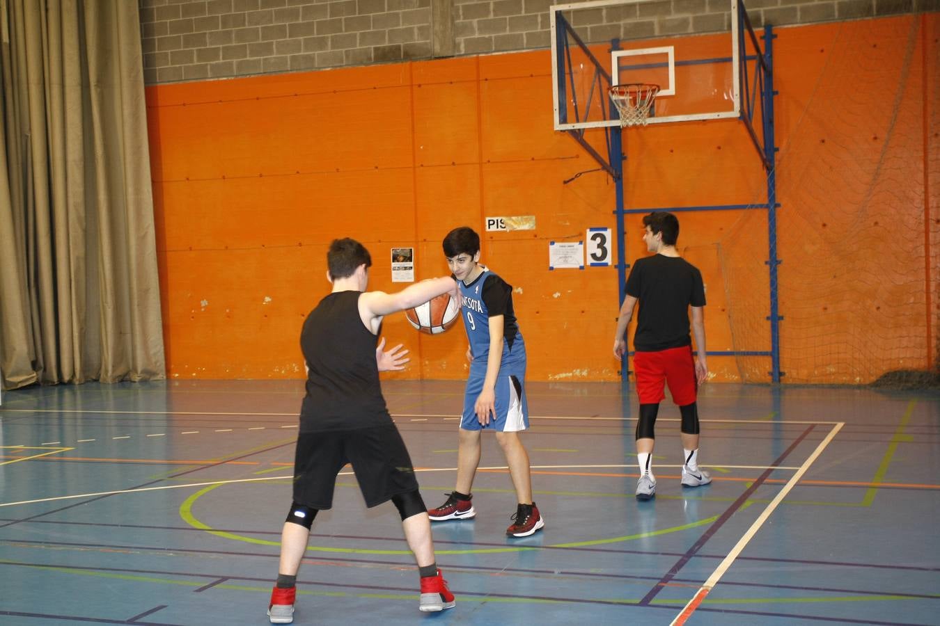 Una fiesta del baloncesto con fines solidarios, organizada por el SOAM y la Casa de los Muchachos de la Fundación Amigó en Torrelavega, con el objetivo de transformar el futuro de cientos de niños y jóvenes en situación de vulnerabilidad en la República Dominicana y Colombia.