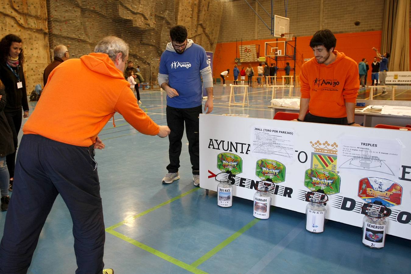 Una fiesta del baloncesto con fines solidarios, organizada por el SOAM y la Casa de los Muchachos de la Fundación Amigó en Torrelavega, con el objetivo de transformar el futuro de cientos de niños y jóvenes en situación de vulnerabilidad en la República Dominicana y Colombia.