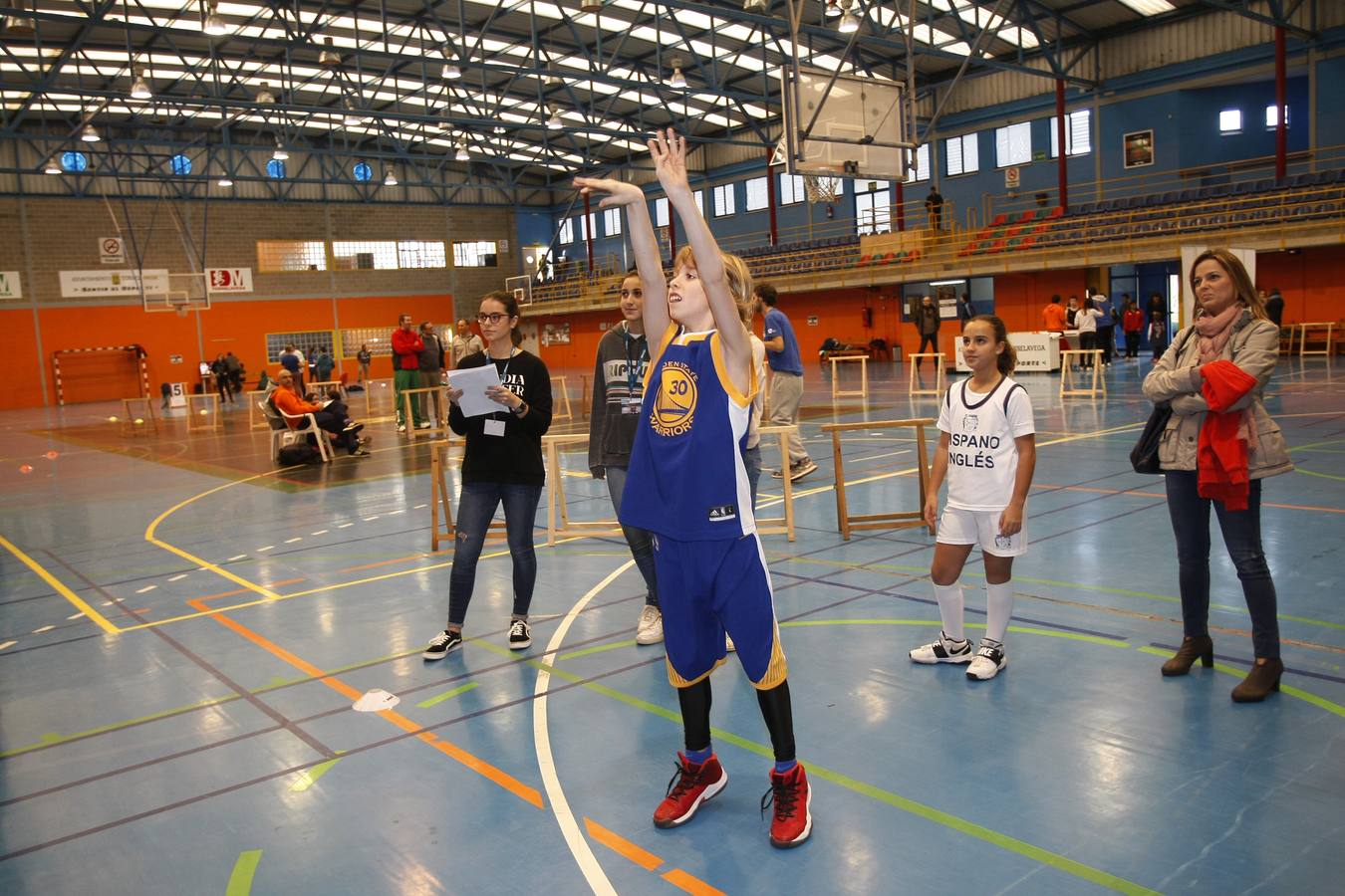 Una fiesta del baloncesto con fines solidarios, organizada por el SOAM y la Casa de los Muchachos de la Fundación Amigó en Torrelavega, con el objetivo de transformar el futuro de cientos de niños y jóvenes en situación de vulnerabilidad en la República Dominicana y Colombia.