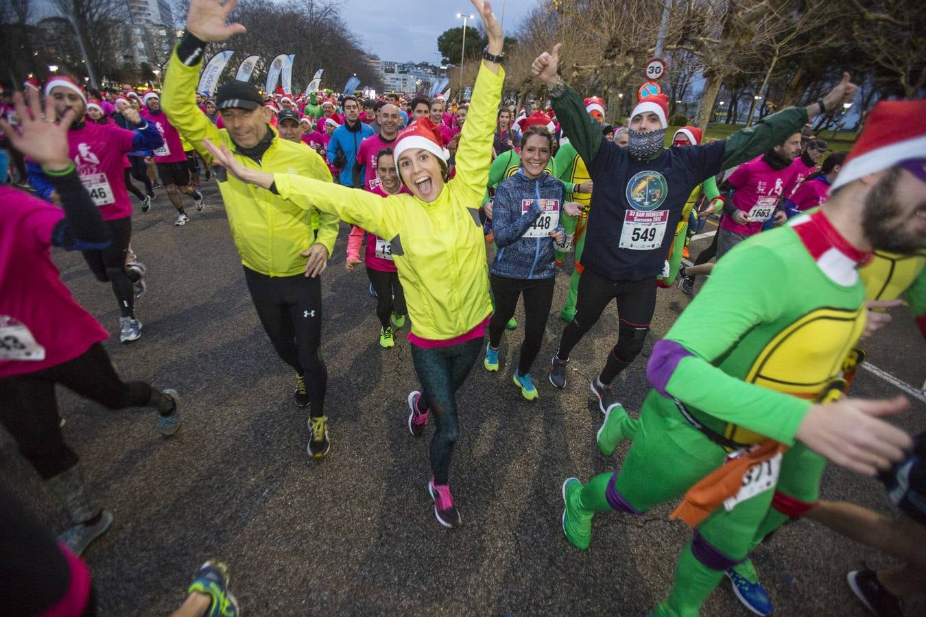 Unos 5.000 atletas se dan cita en una San Silvestre santanderina marcada por el fuerte viento. Diego Cuadrado y Aroa Laguna se imponen en una edición “dura” por las condiciones climatológicas