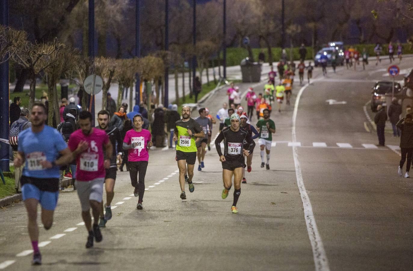 Unos 5.000 atletas se dan cita en una San Silvestre santanderina marcada por el fuerte viento. Diego Cuadrado y Aroa Laguna se imponen en una edición “dura” por las condiciones climatológicas