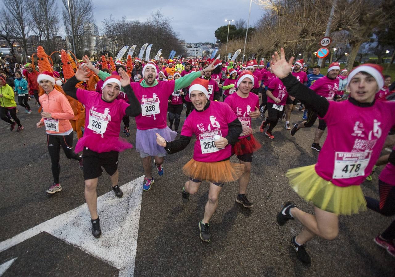 Unos 5.000 atletas se dan cita en una San Silvestre santanderina marcada por el fuerte viento. Diego Cuadrado y Aroa Laguna se imponen en una edición “dura” por las condiciones climatológicas